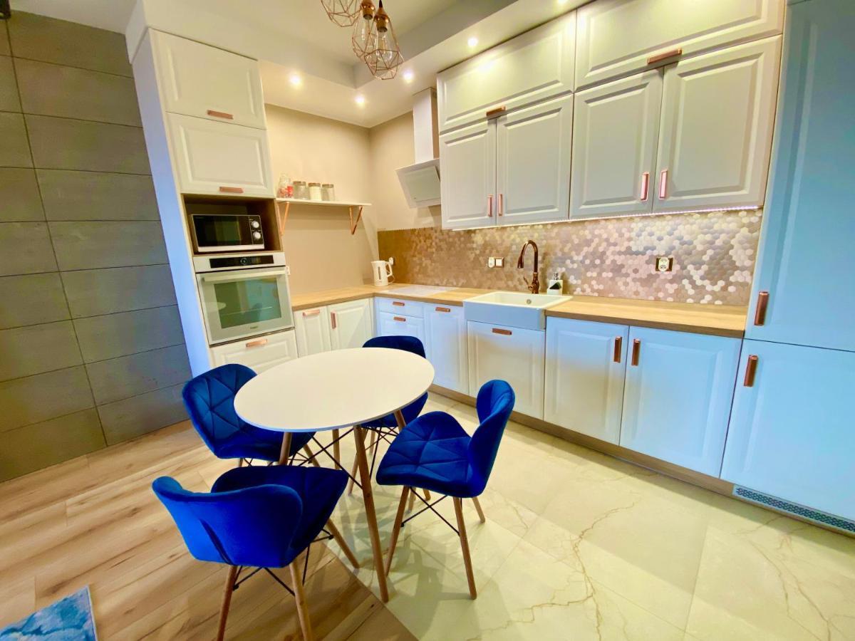 Apartament Pocztovia - Scisle Centrum, Prywatny Parking 에우크 외부 사진